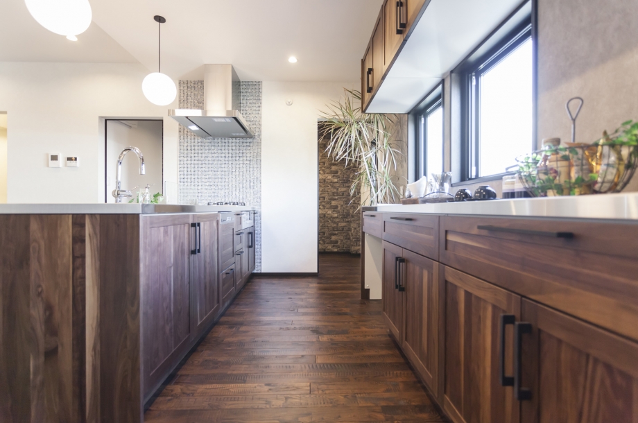 使いやすい広さ、奥にはパントリーも。