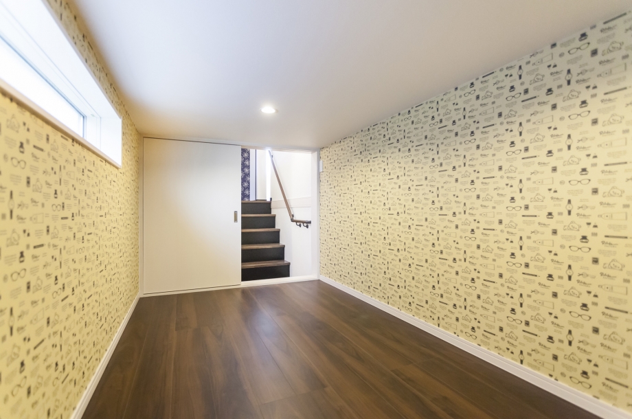 写真では見えませんがキャラクターデザインのクロスを採用しました。