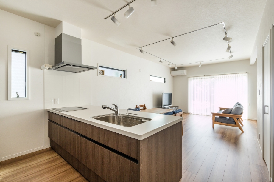 キッチン側からの景色もオープンで気持ちよく料理ができそうです。